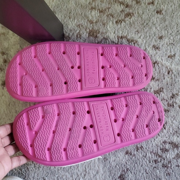 Hello kitty Slides - Picture 3 of 4